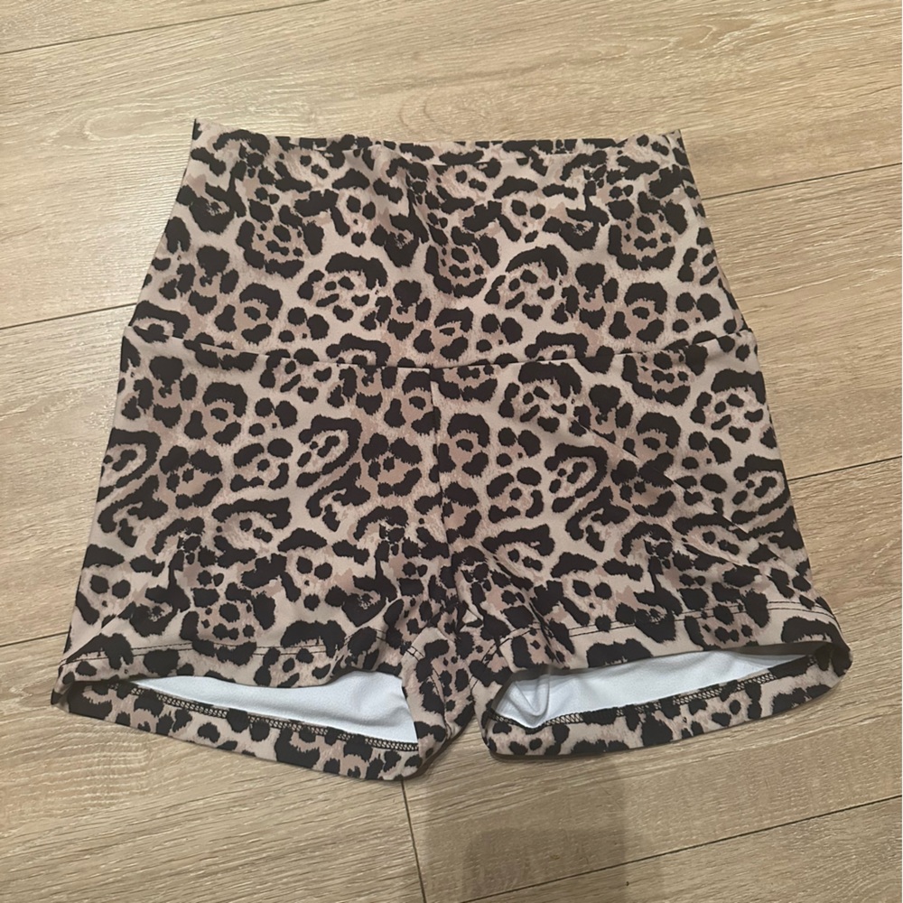 SKATIE Kiki Booty Short in Calabasas M